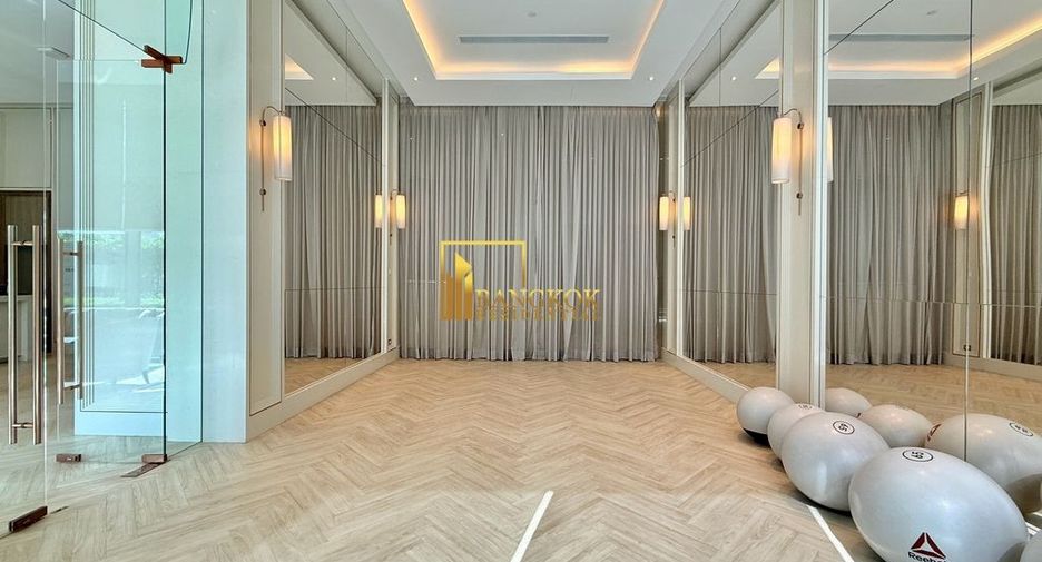 For sale 3 bedrooms condo in Khlong Toei, Bangkok