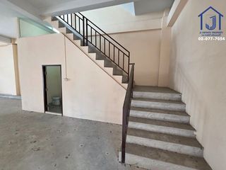 Продажа 4 спальни торговое помещение в Khlong Luang, Патумтани