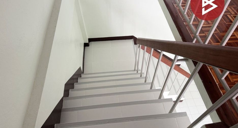 For sale 2 ベッドルーム townhouse in Bang Pakong, Chachoengsao