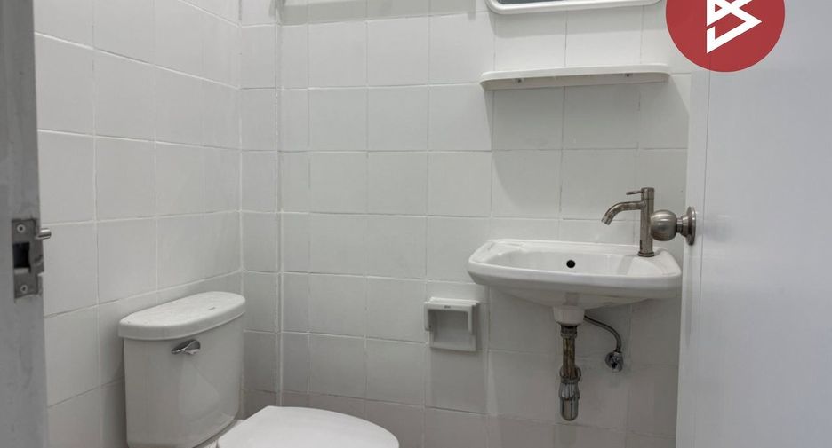 For sale 2 ベッドルーム townhouse in Bang Pakong, Chachoengsao