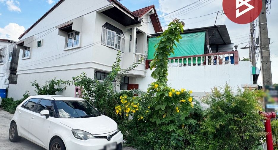 For sale 2 ベッドルーム townhouse in Bang Pakong, Chachoengsao