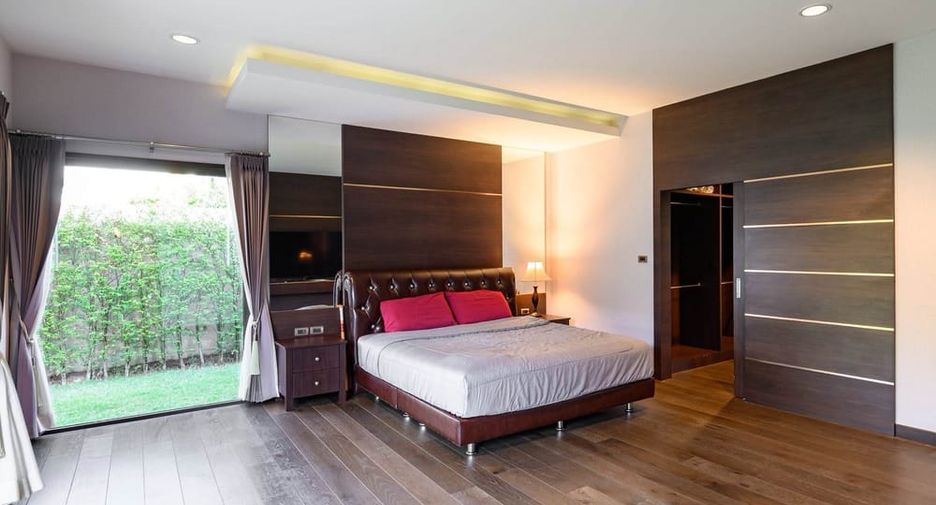 For rent 4 bedrooms villa in Huay Yai, Pattaya