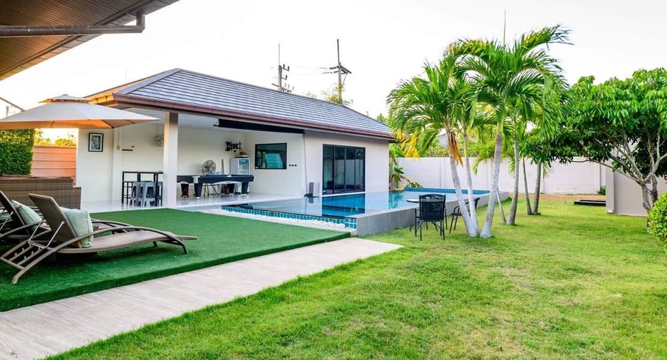 For rent 4 bedrooms villa in Huay Yai, Pattaya