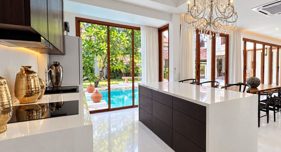 Villa en venta de 5 habitaciones en Bang Lamung, Chonburi