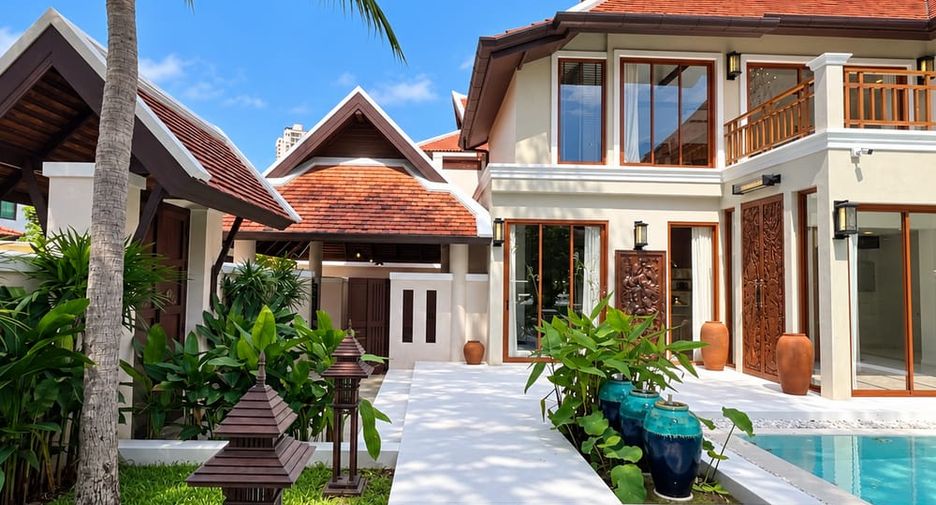 Villa en venta de 5 habitaciones en Bang Lamung, Chonburi