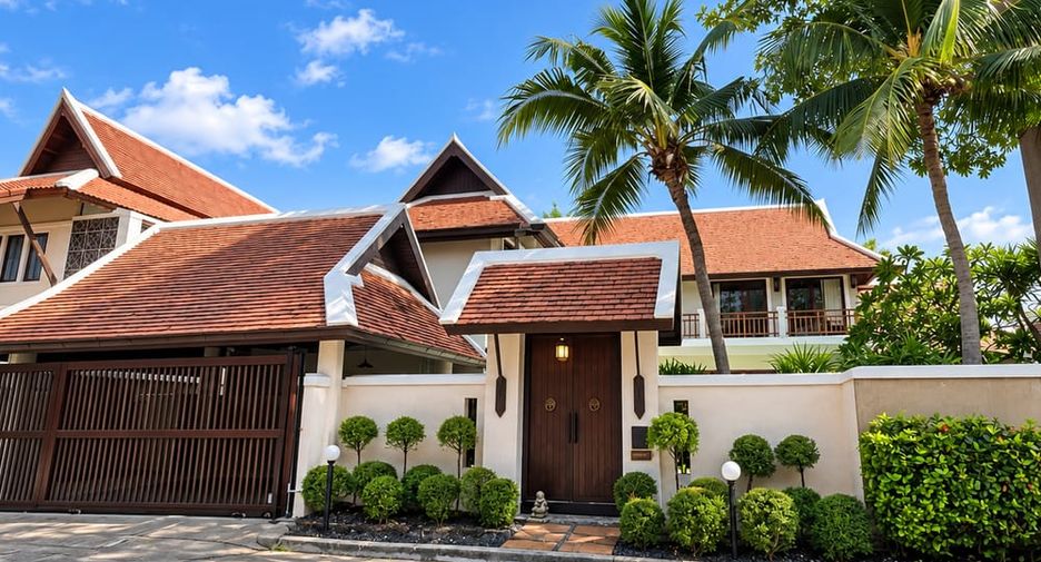 Villa en venta de 5 habitaciones en Bang Lamung, Chonburi