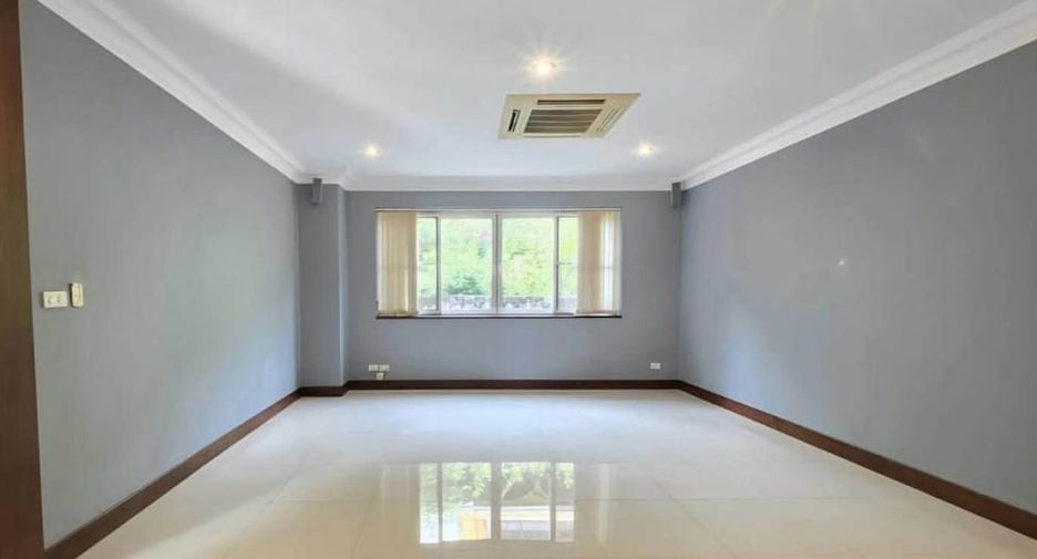 Villa en venta de 5 habitaciones en Bang Lamung, Chonburi