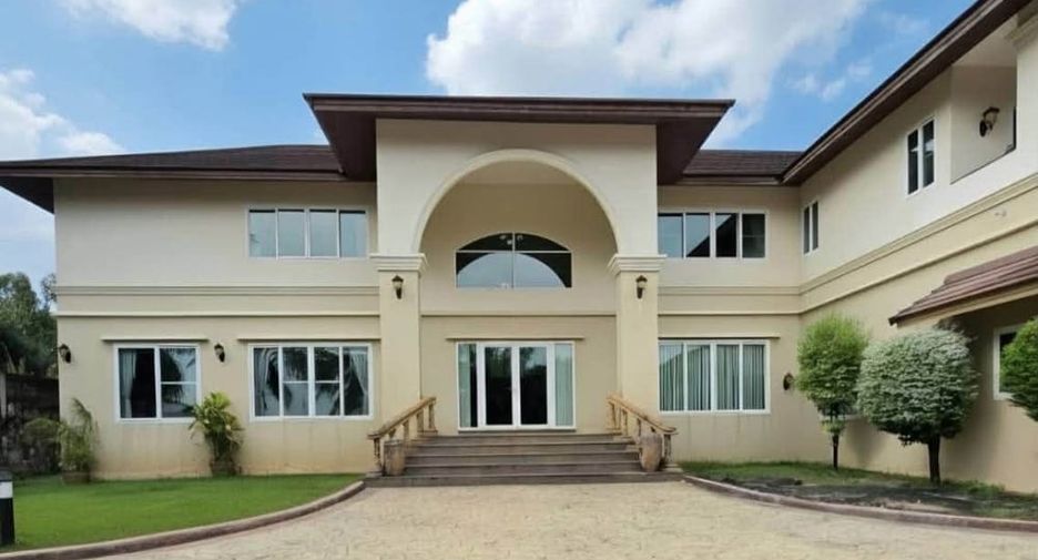 Villa en venta de 5 habitaciones en Bang Lamung, Chonburi