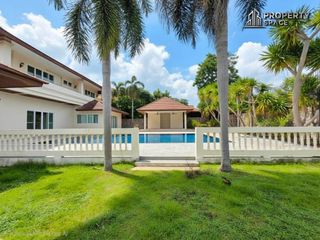 Villa en venta de 5 habitaciones en Bang Lamung, Chonburi