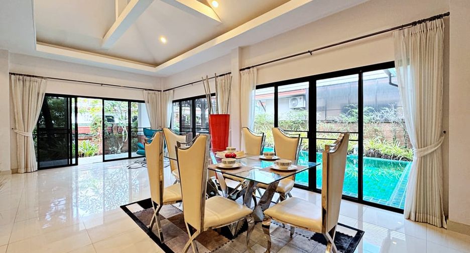 For rent 2 bedrooms villa in Huay Yai, Pattaya