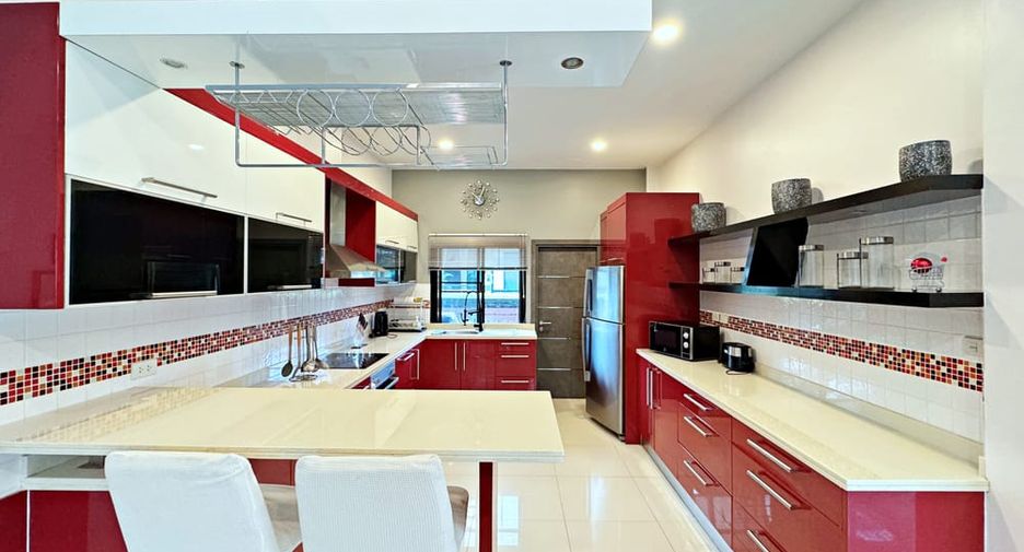 For rent 2 bedrooms villa in Huay Yai, Pattaya