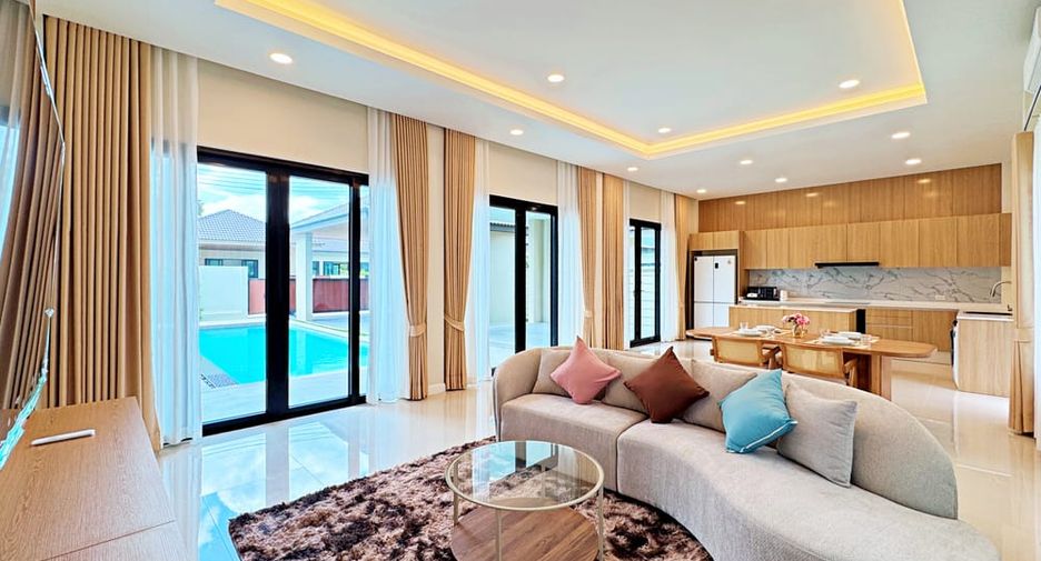 À louer 3 chambres villa à Bang Lamung, Chonburi