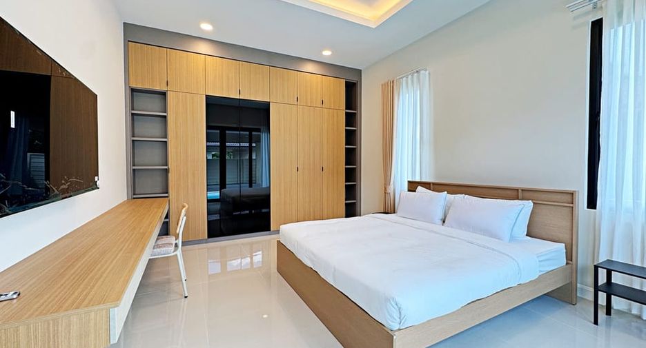 À louer 3 chambres villa à Bang Lamung, Chonburi