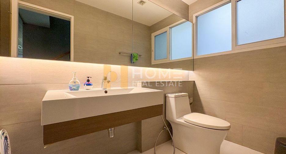 Casa en venta de 6 habitaciones en Bang Khen, Bangkok