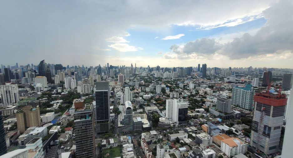 For rent 2 bedrooms condo in Watthana, Bangkok