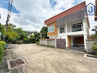 For sale 3 bedrooms house in Din Daeng, Bangkok