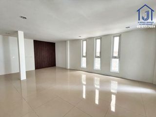 For sale 3 bedrooms house in Din Daeng, Bangkok