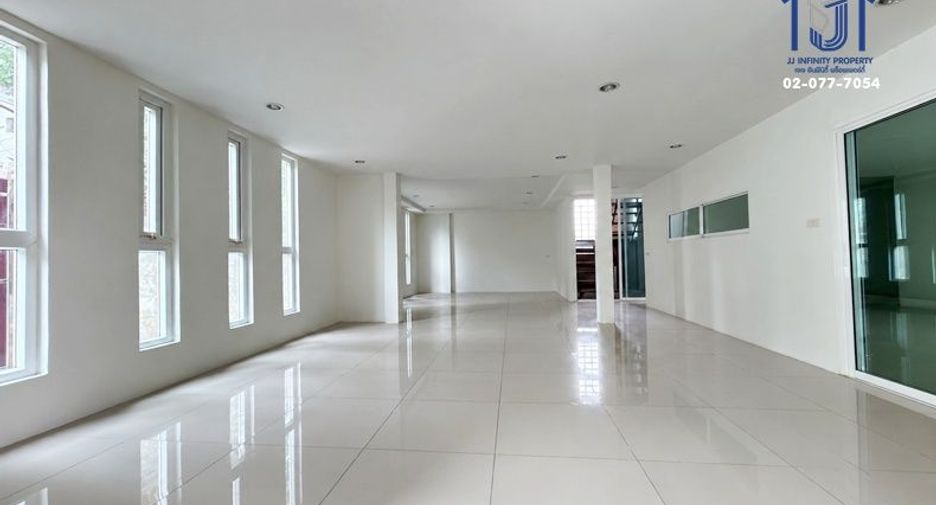 For sale 3 bedrooms house in Din Daeng, Bangkok