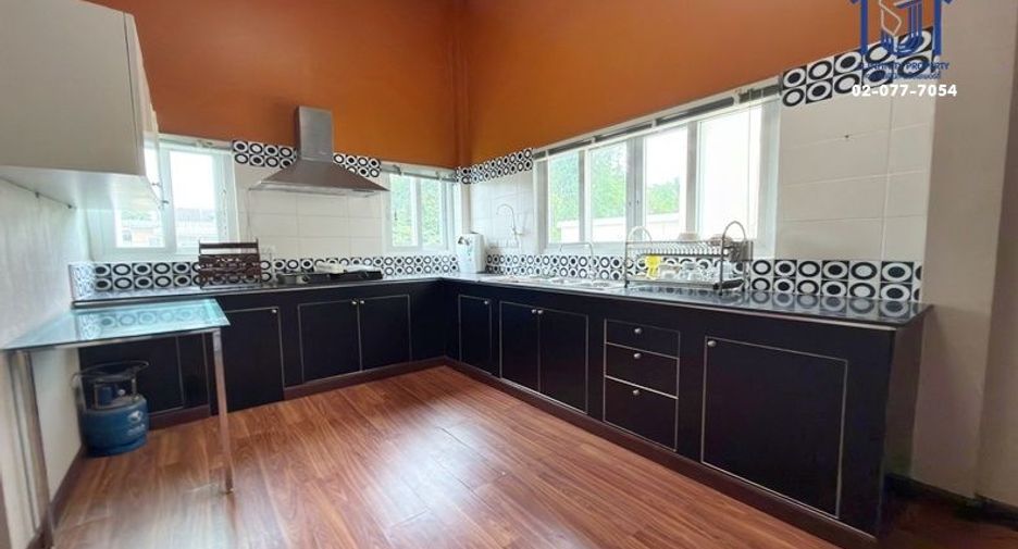 For sale 3 bedrooms house in Din Daeng, Bangkok