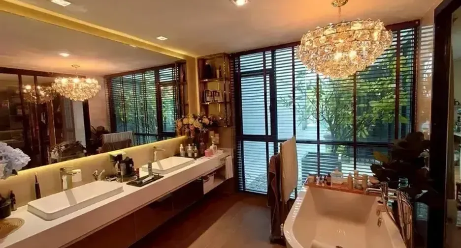 Haus zum Kauf mit 3 Zimmer in Lat Phrao, Bangkok