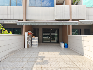 Reihenhaus zum Kauf mit 3 Zimmer in Saphan Sung, Bangkok