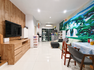 Reihenhaus zum Kauf mit 3 Zimmer in Saphan Sung, Bangkok