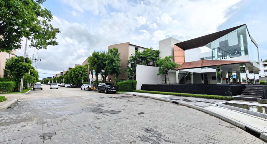 Reihenhaus zum Kauf mit 3 Zimmer in Saphan Sung, Bangkok