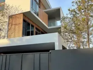 For rent 3 bedrooms house in Saphan Sung, Bangkok