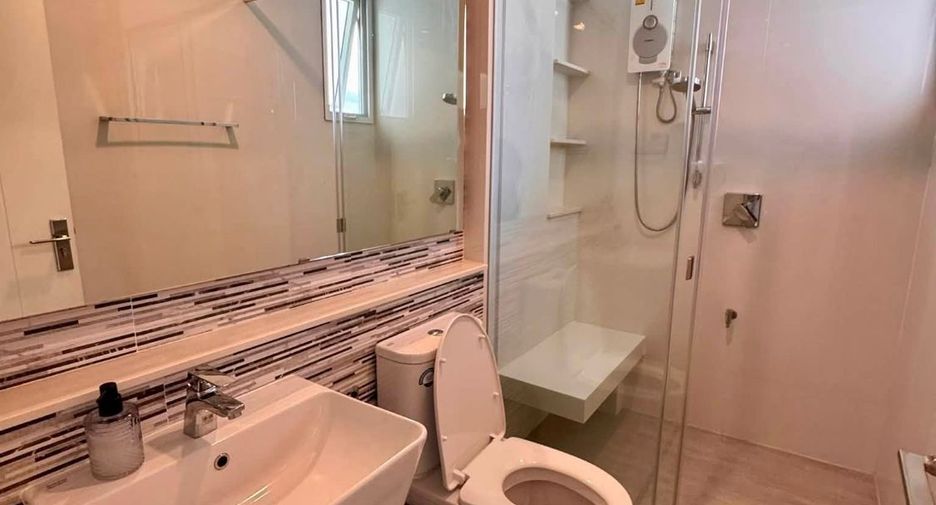 For rent 4 bedrooms house in Mueang Chiang Mai, Chiang Mai
