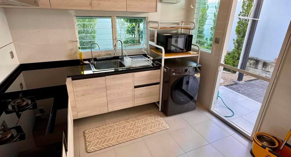 For rent 4 bedrooms house in Mueang Chiang Mai, Chiang Mai