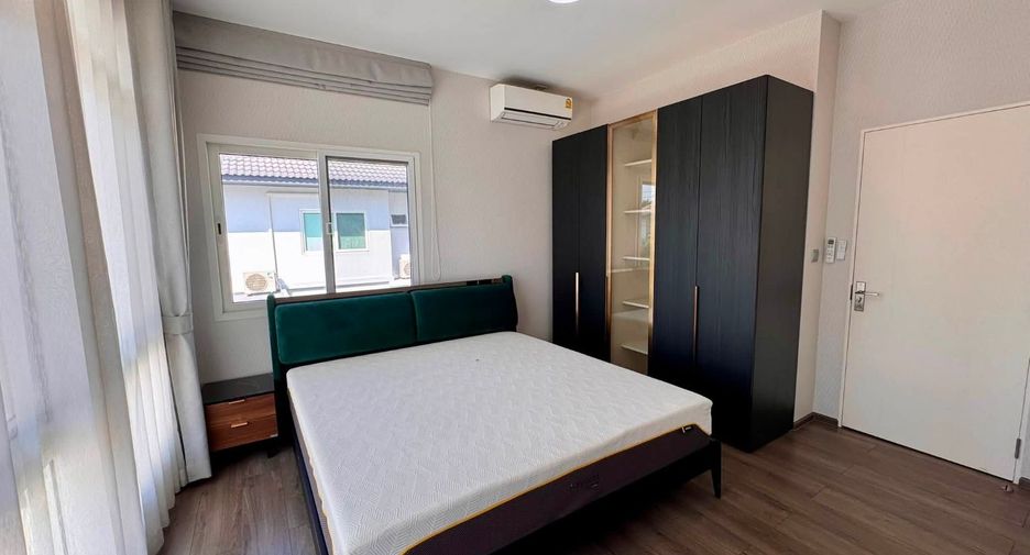 For rent 4 bedrooms house in Mueang Chiang Mai, Chiang Mai