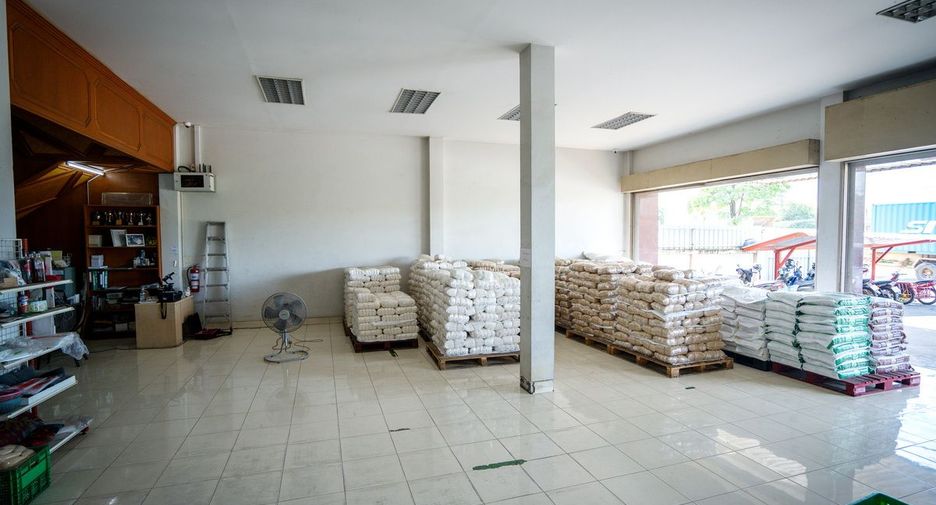 For sale 5 bedrooms retail Space in Mueang Nong Khai, Nong Khai