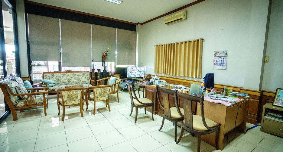 For sale 5 bedrooms retail Space in Mueang Nong Khai, Nong Khai