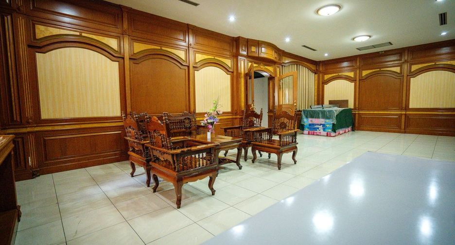 For sale 5 bedrooms retail Space in Mueang Nong Khai, Nong Khai