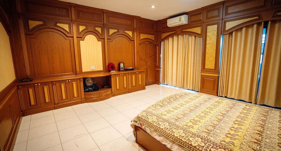 For sale 5 bedrooms retail Space in Mueang Nong Khai, Nong Khai