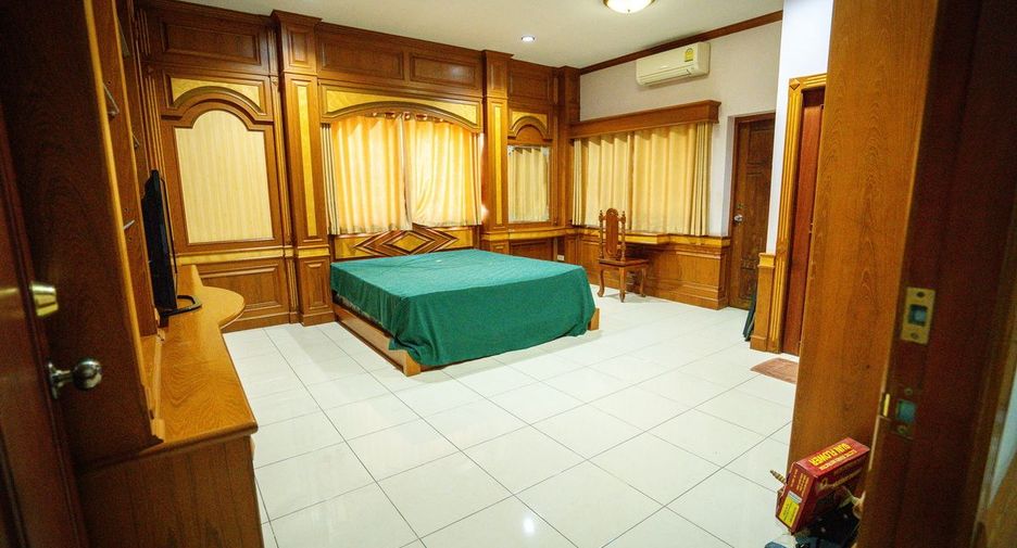 For sale 5 bedrooms retail Space in Mueang Nong Khai, Nong Khai