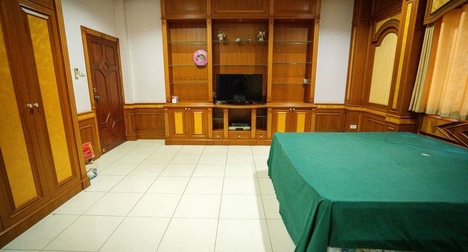 For sale 5 bedrooms retail Space in Mueang Nong Khai, Nong Khai