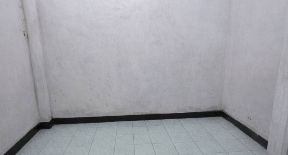 À vendre 2 chambres maison de ville à Mueang Samut Prakan, Samut Prakan