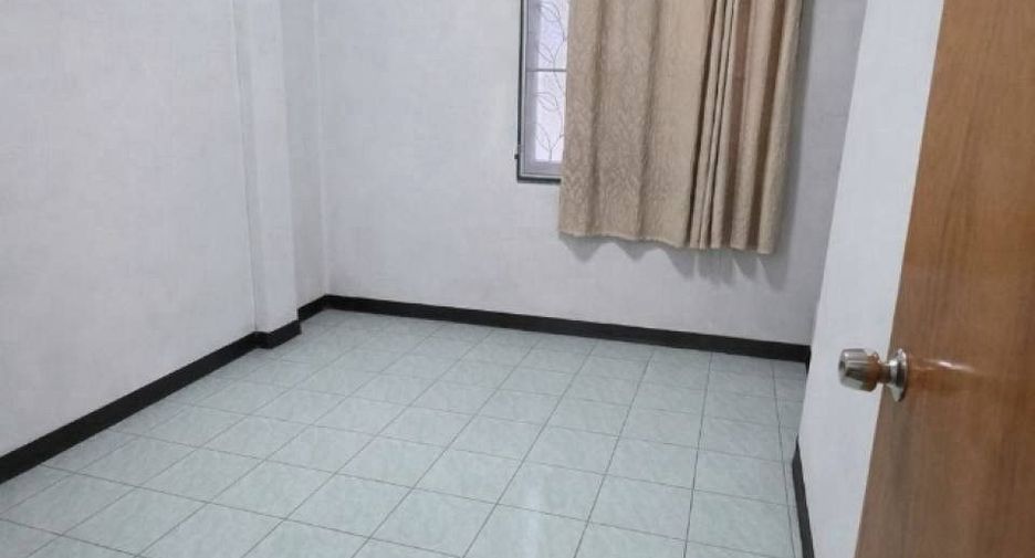 À vendre 2 chambres maison de ville à Mueang Samut Prakan, Samut Prakan