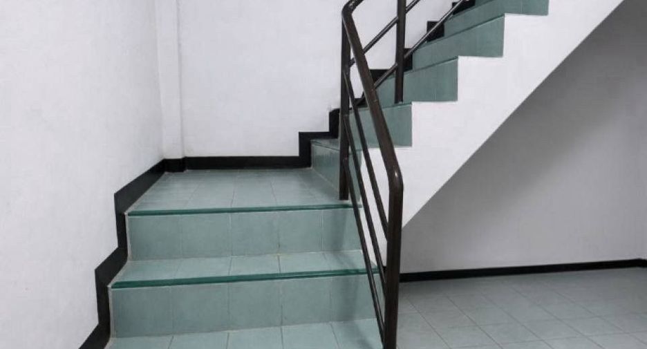 À vendre 2 chambres maison de ville à Mueang Samut Prakan, Samut Prakan