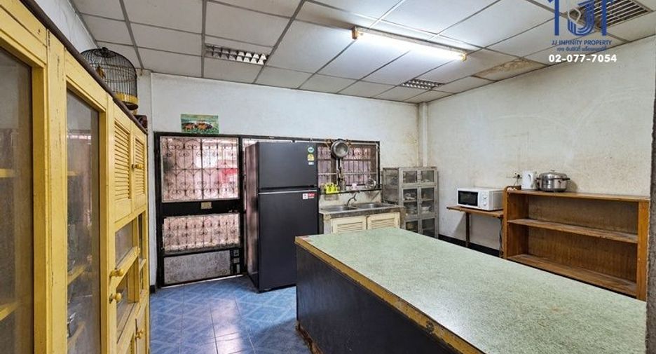 Casa adosada en venta de 4 habitaciones en Bang Sue, Bangkok