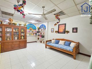 Casa adosada en venta de 4 habitaciones en Bang Sue, Bangkok