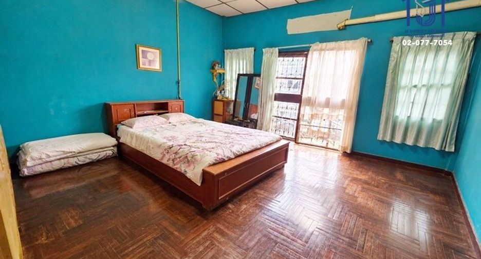 Casa adosada en venta de 4 habitaciones en Bang Sue, Bangkok