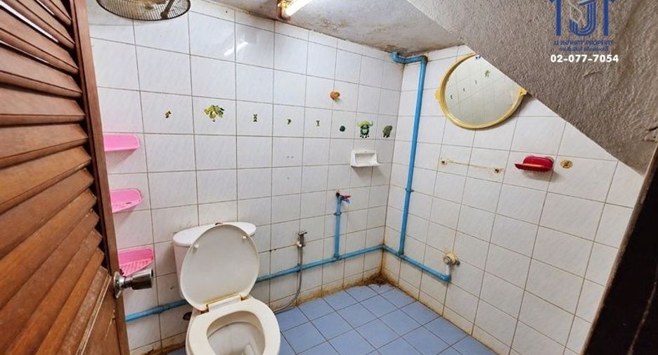Casa adosada en venta de 4 habitaciones en Bang Sue, Bangkok