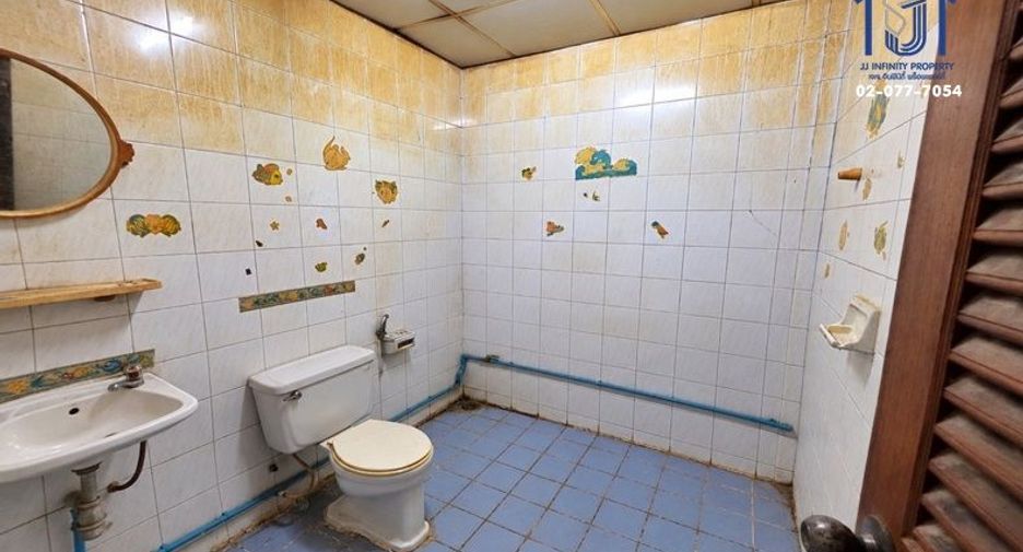 Casa adosada en venta de 4 habitaciones en Bang Sue, Bangkok