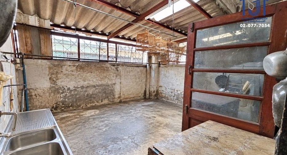 Casa adosada en venta de 4 habitaciones en Bang Sue, Bangkok