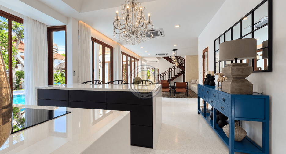Villa en venta de 5 habitaciones en Bang Lamung, Chonburi