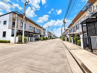 出售 2 卧室 联排别墅 在 Mueang Samut Prakan, Samut Prakan