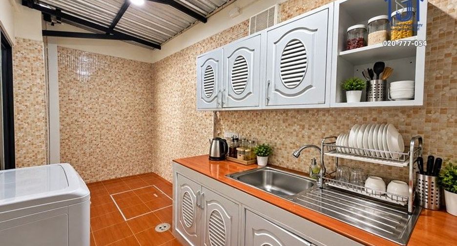 À vendre 2 chambres maison de ville à Mueang Samut Prakan, Samut Prakan