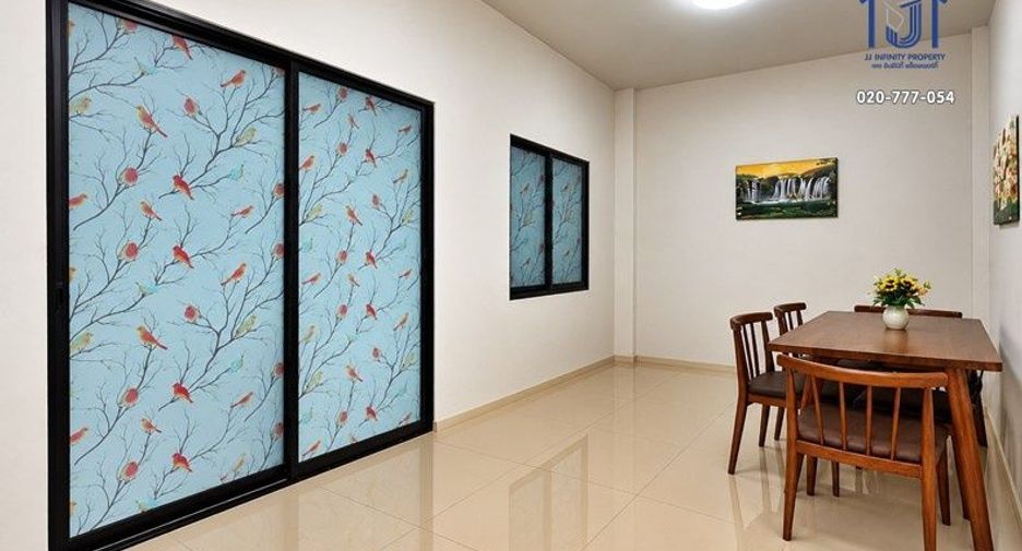 À vendre 2 chambres maison de ville à Mueang Samut Prakan, Samut Prakan